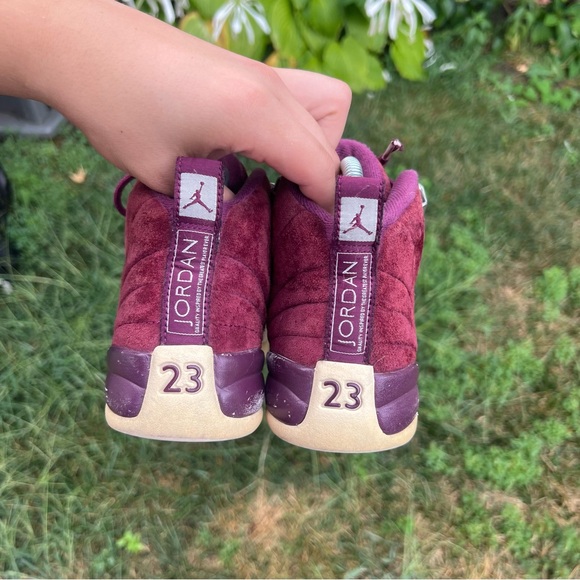 Women’s Nike Air Jordan 12 Bordeaux Shoes Sneakers Comfort 153265-617 Size 6 - Picture 6 of 7